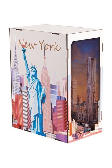 Revell Tiny Adventures Book Nook Mini Diorama New York 18 cm